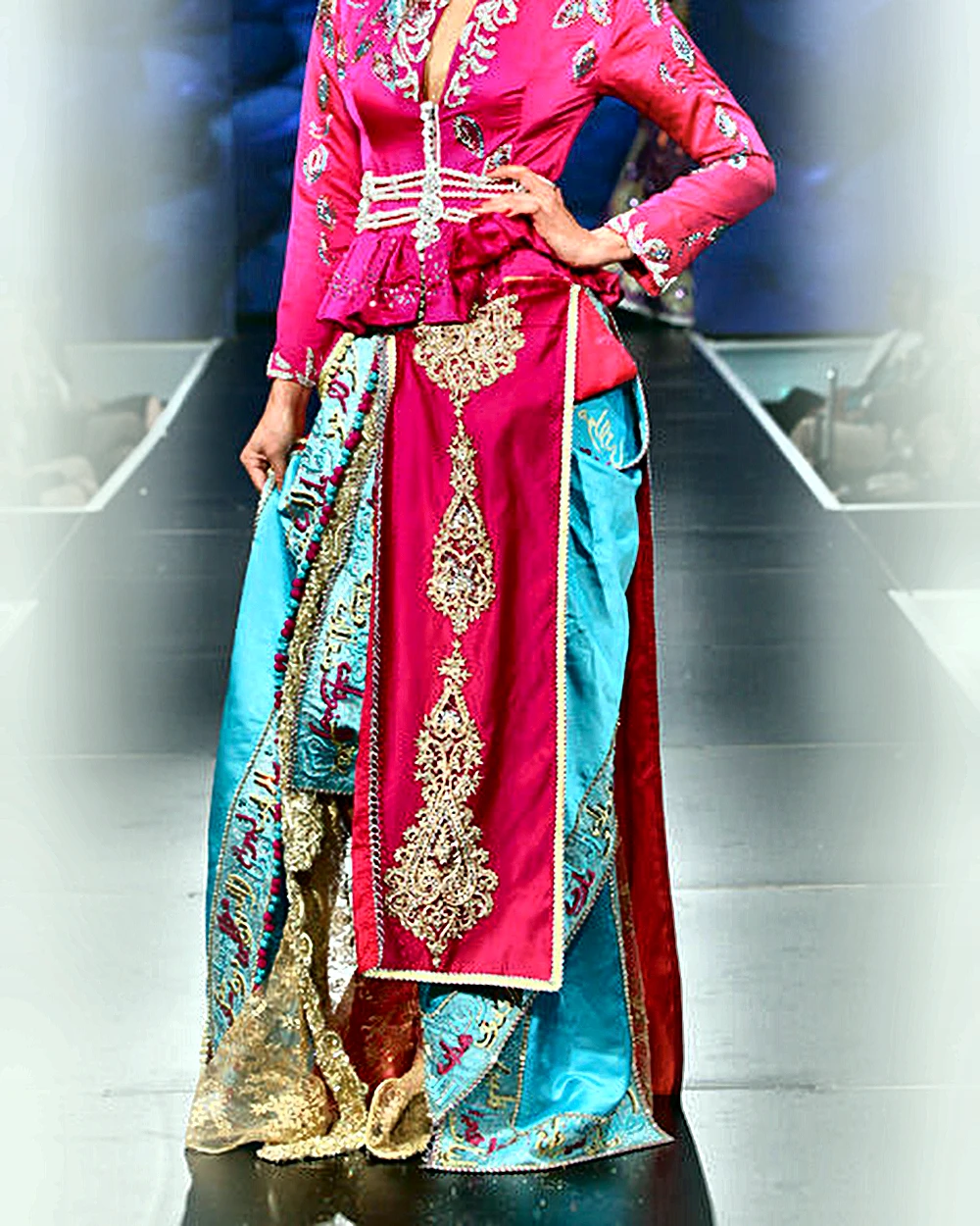 Caftan Rose Vif & Turquoise — Ouidad Création